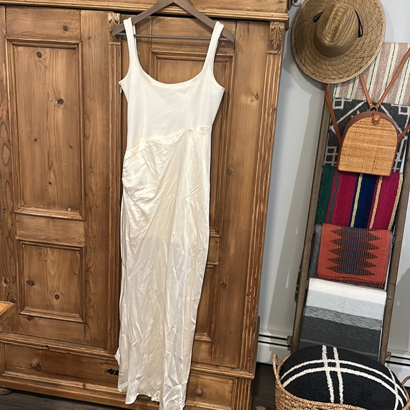 Cinq a Sept Marian Gown - Picture 9 of 10